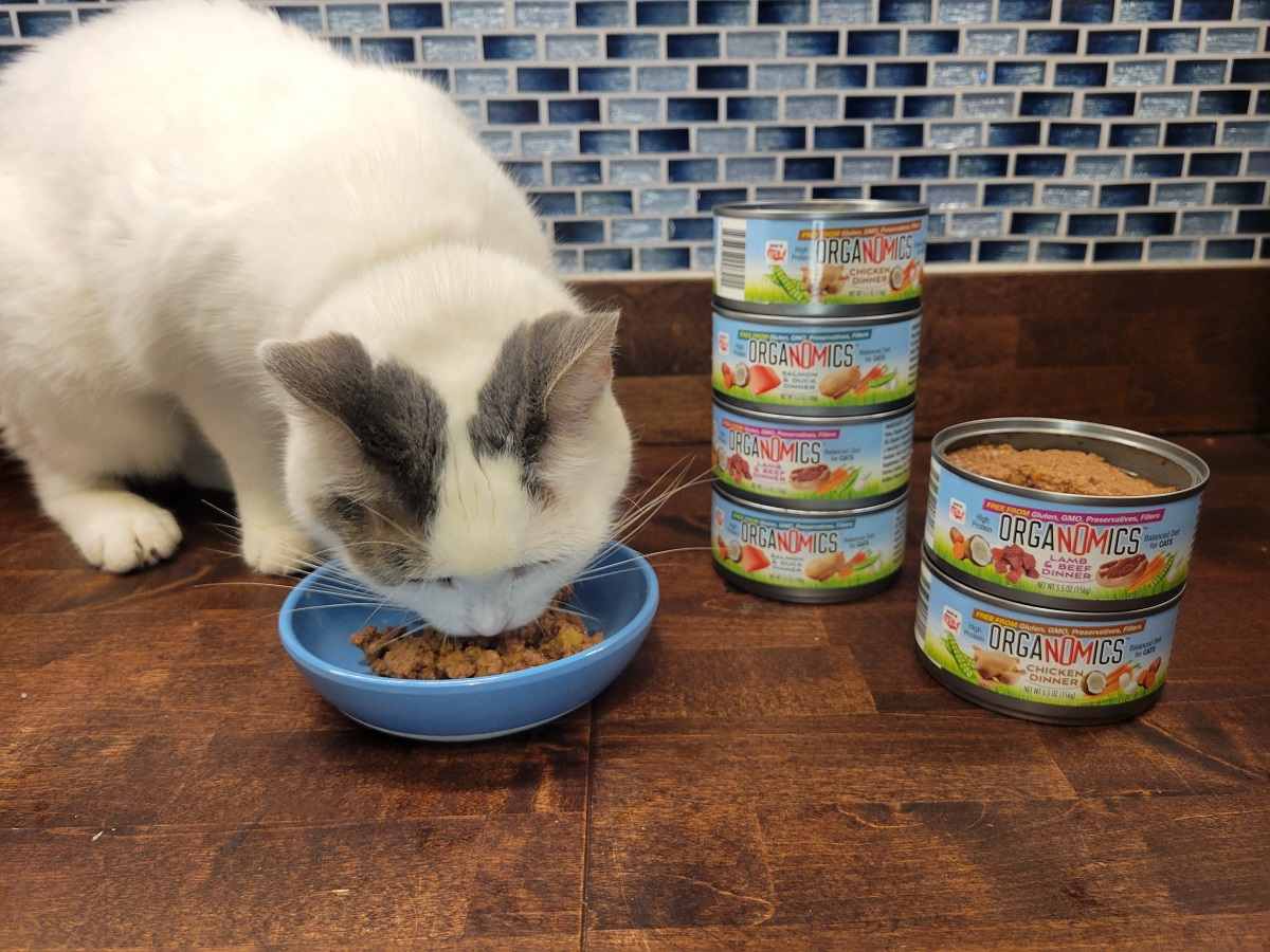 OrgaNOMics Cat Food